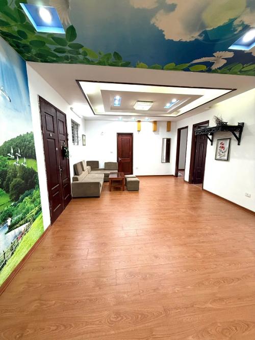 Nhà 5 tầng rộng rãi Hoàng Mai, vị trí kinh doanh vàng. Gấp giá bán ngay!